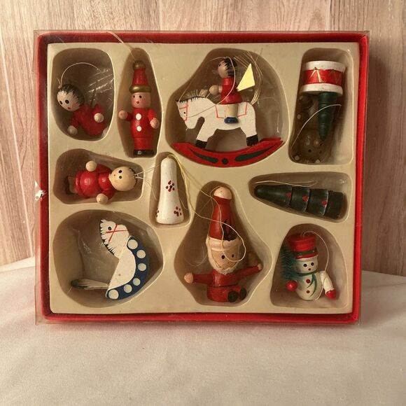 Vintage World Bazaars Wooden Ornaments - Set of 10 In Original Box - Picture 1 of 4